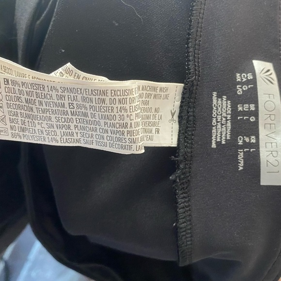 Forever 21 Black Capri Leggings Workout Pants Neon Trim Mesh Large - Picture 5 of 5